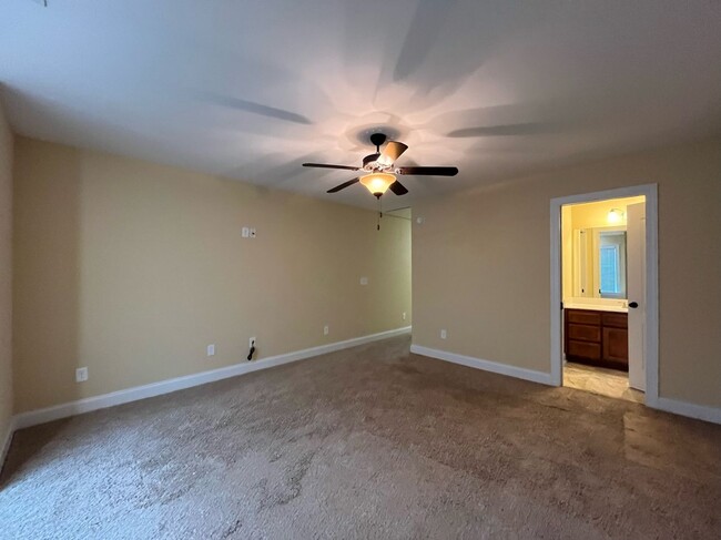 Building Photo - Riegel Pointe