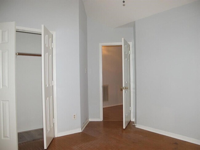 Building Photo - 8819 Diamond Lake Ln