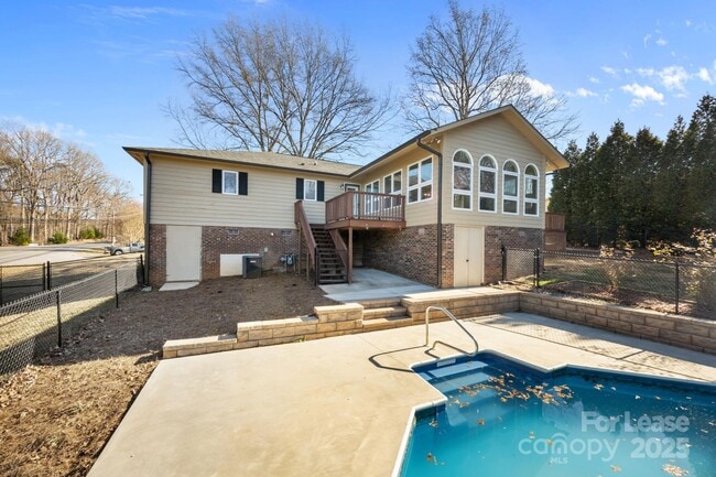 Building Photo - 130 Boulder Dr