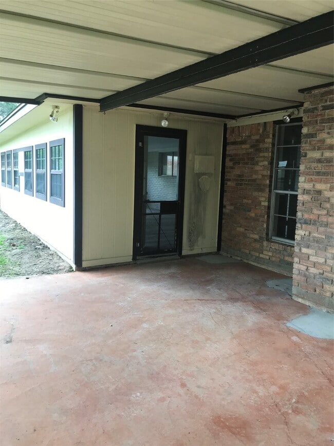 Building Photo - 121 La Laja Dr