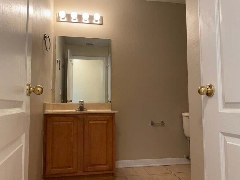 Building Photo - 7461 Hunters Greene Cir