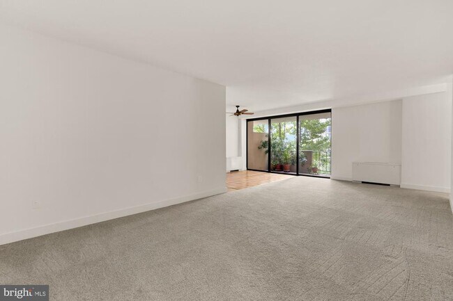 Building Photo - 4141 Henderson Rd