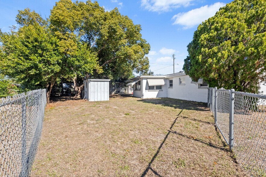 Building Photo - 2509 Sweetwood Dr