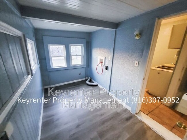 Building Photo - 1601 E 43rd St