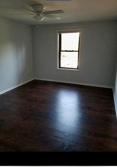 Bedroom - 4425 Westlawn Dr