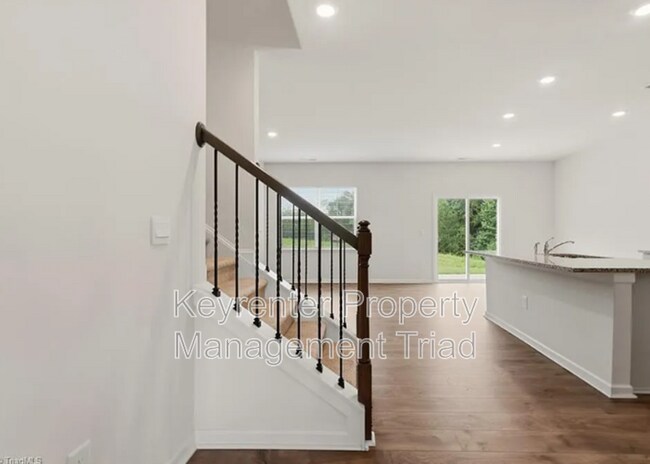 Building Photo - 7448 Buckpasser Dr