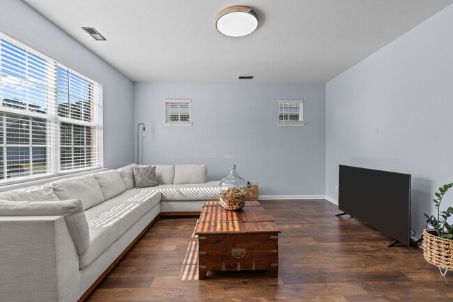 Building Photo - 155 Nautico Way