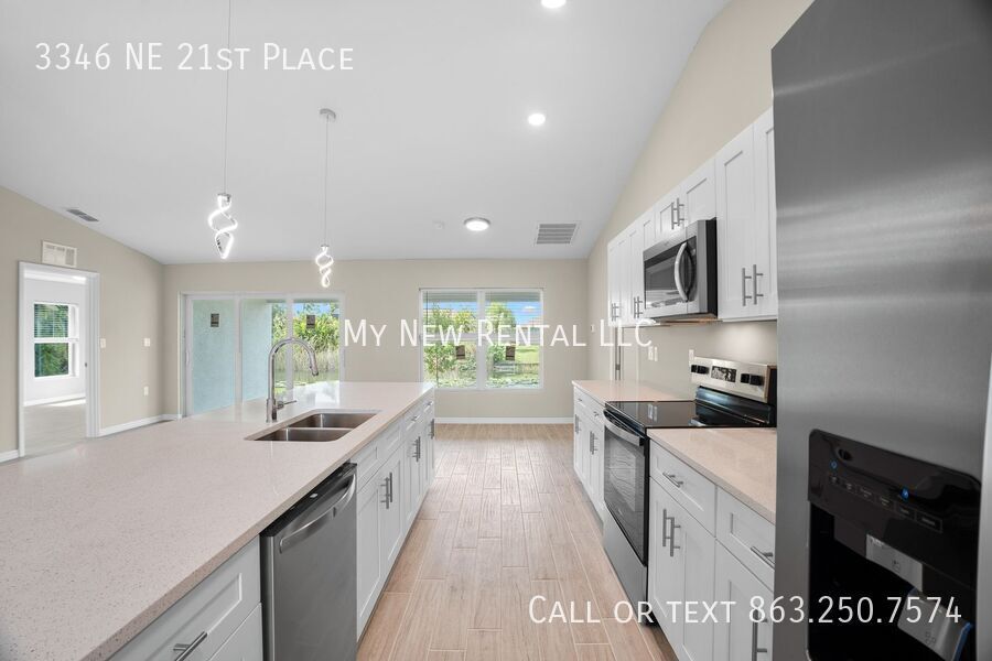 Building Photo - 3346 NE 21st Pl