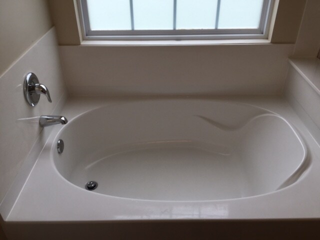 Building Photo - 5013 Springdale Dr