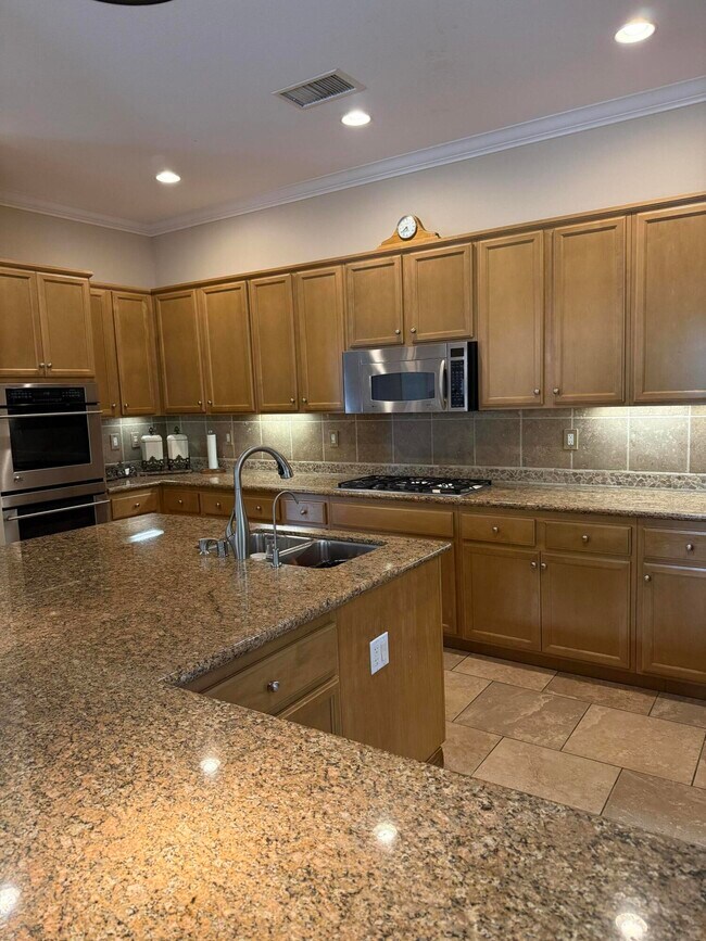 Building Photo - 60316 Aloe Cir