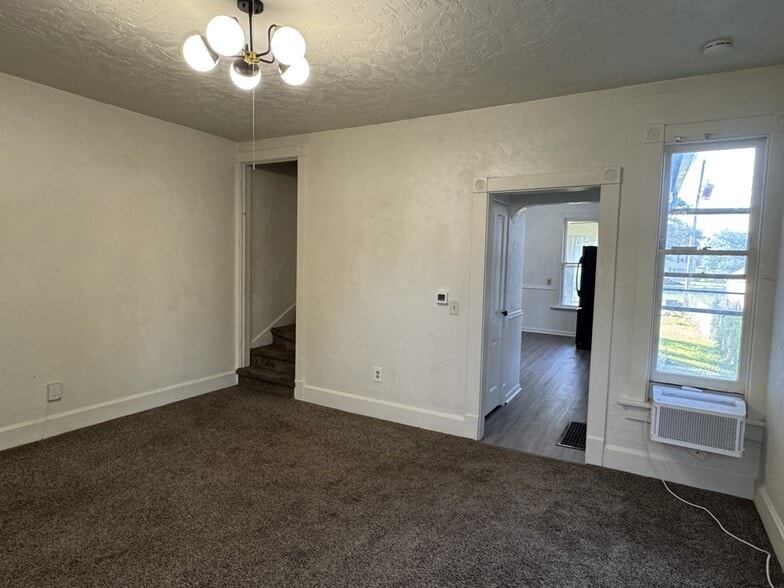 Building Photo - 2325 McKinley Ave