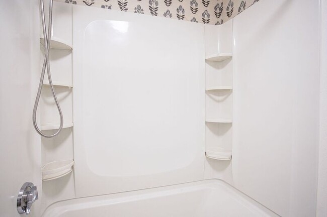 Building Photo - 261 Regency Park Dr