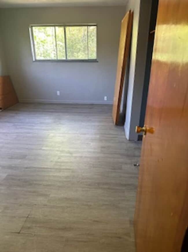 Primary Photo - Clifton623