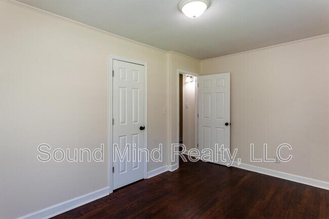 Building Photo - 1708 Dallas St