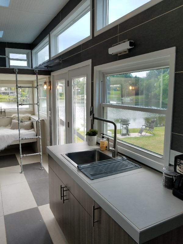 Building Photo - 3405 N Orange Blossom Trl