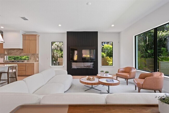 Building Photo - 6564 Lagoon St