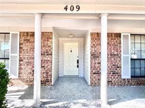 Building Photo - 409 Kirkwood Dr