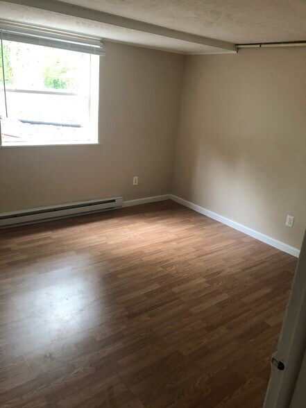 Bedroom 1 - 1316 Hampton St