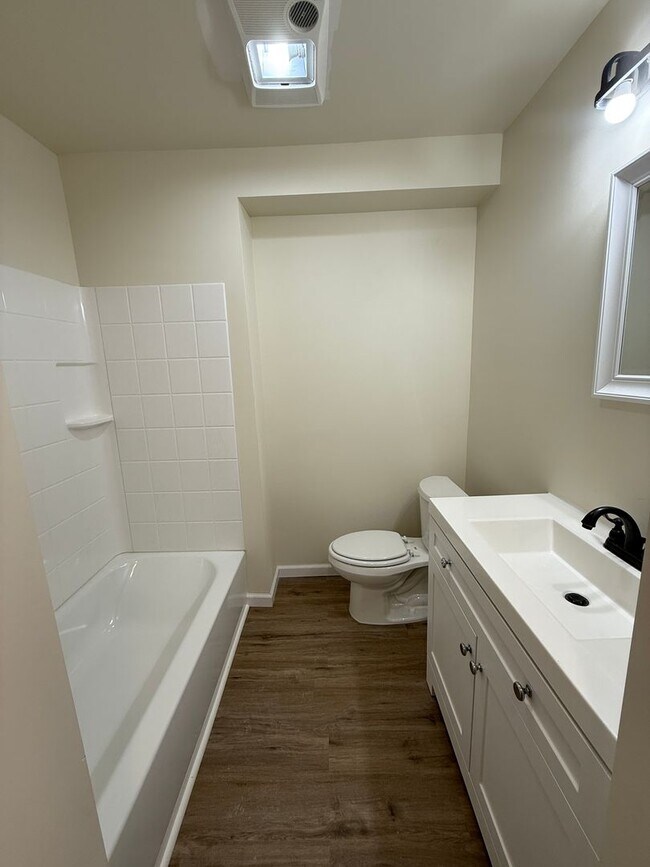 Building Photo - Newly Renovated 2BR in Downtown Myersville!