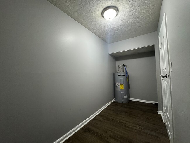 Building Photo - 531 Toner St