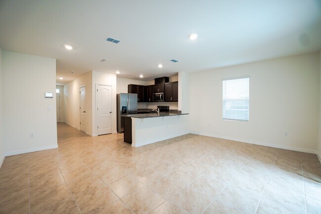 Building Photo - 2331 Gifford Dr