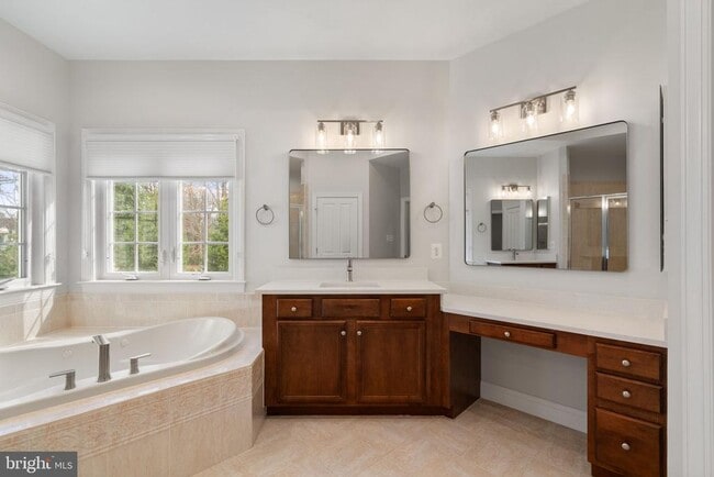 Building Photo - 9185 Topaz St