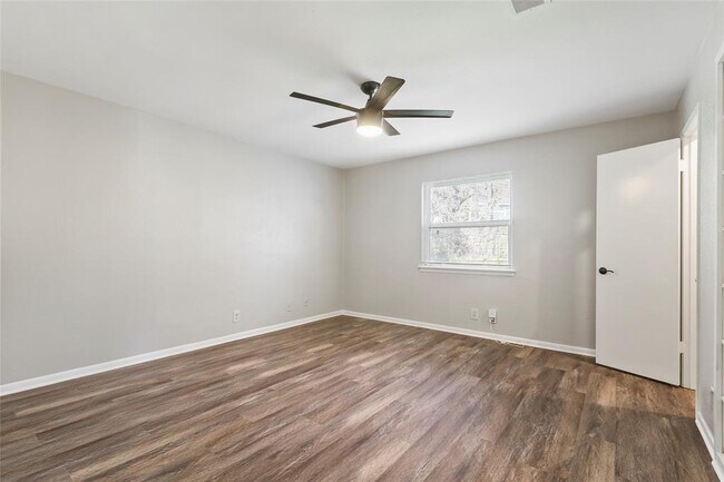 Building Photo - 1408 Valleyridge Cir
