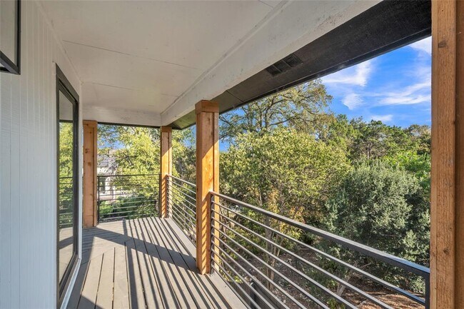 Building Photo - 2100 Apricot Glen Dr