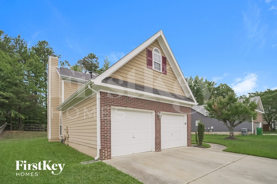 Building Photo - 5201 Haybridge Rd