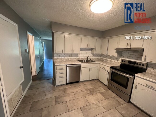 Building Photo - 5712 Sorenson St