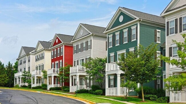 Building Photo - 8185 Scenic Meadow Dr