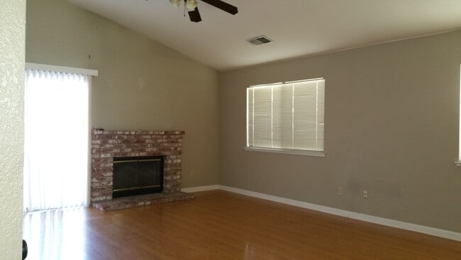 Building Photo - Comfortable  3Beds 2Baths in North Stockton