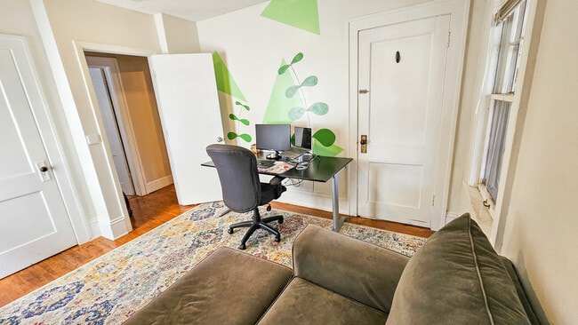 Bedroom 1 - 904 20th Ave SE
