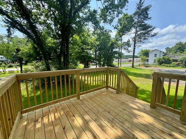 Building Photo - The Home You’ve Been Searching For! *Utili...