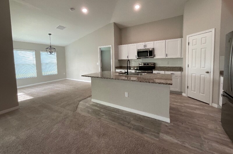 Building Photo - 12776 Tannencrest Dr