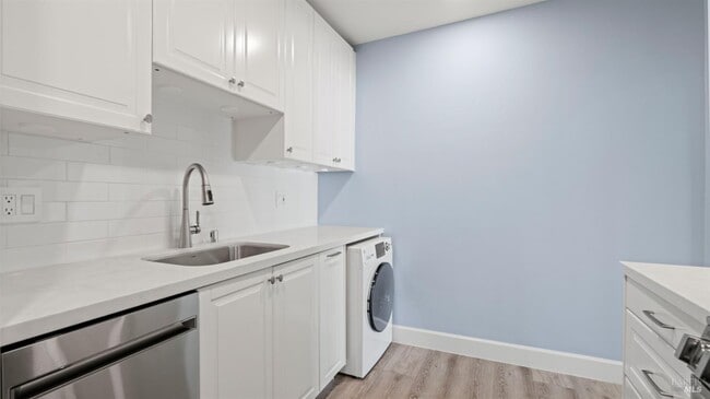 Building Photo - 833 Bridgeway