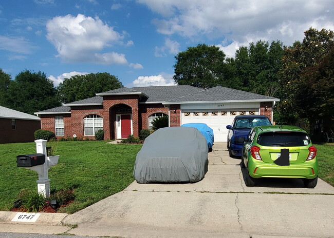 Primary Photo - "Spacious 4-Bed Family Home in Milton with...