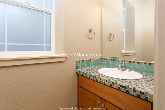 Building Photo - Charming Four Bedroom Home in Aloha on Quiet Cul-De-Sac!