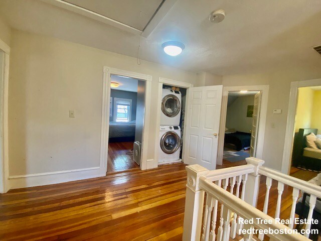 Building Photo - 24 Burton St