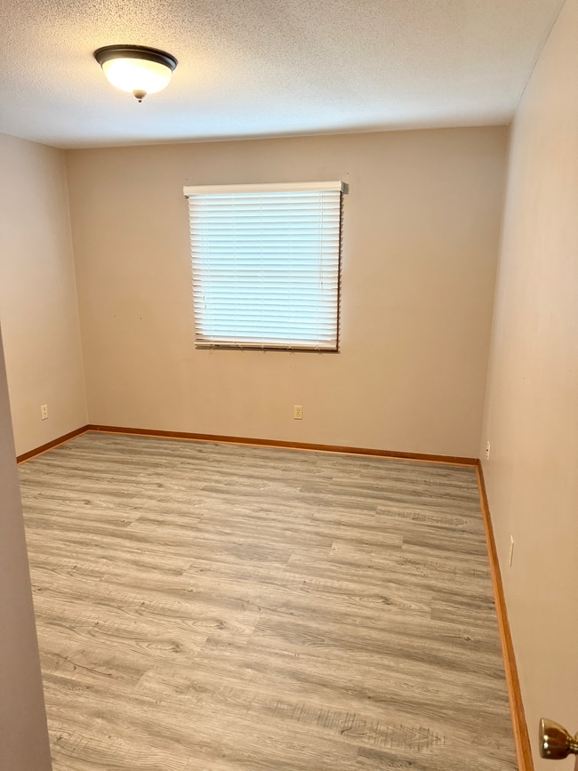 Building Photo - 2508 Dogwood Dr