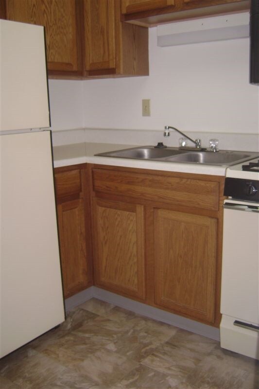 2 br, 1 bath Subsidized Pine Grove Terrace 120 Sunset Dr Allegan MI