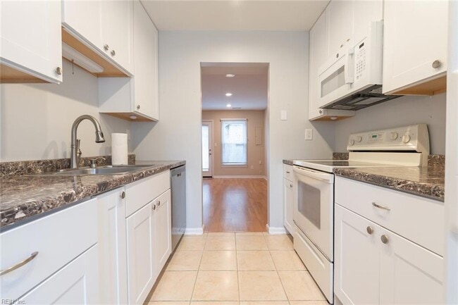 Building Photo - 420 Rennie Ct