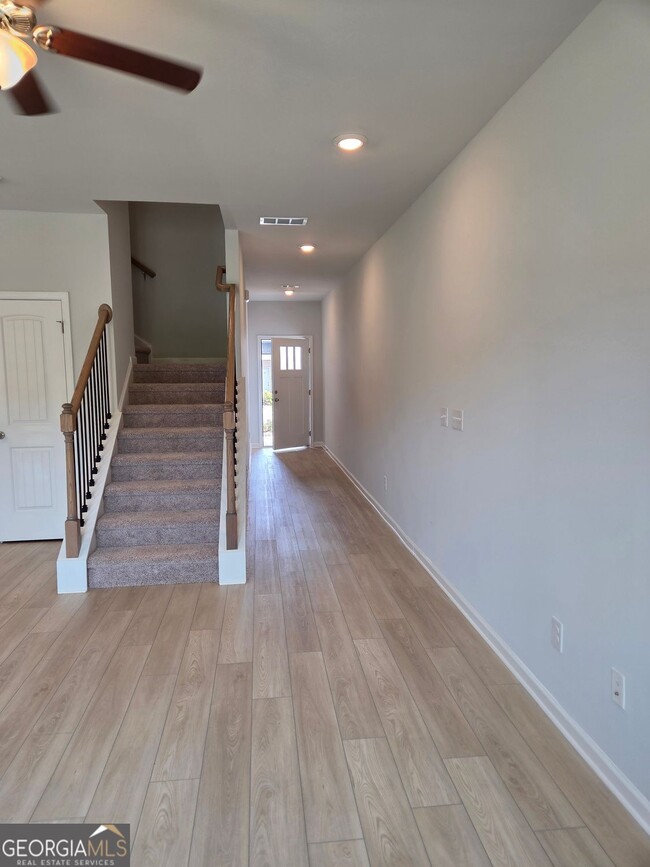 Building Photo - 308 Shine Dr