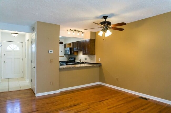 Building Photo - 137 Colony Dr