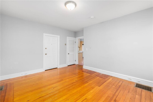 Building Photo - 1561 Cranston St
