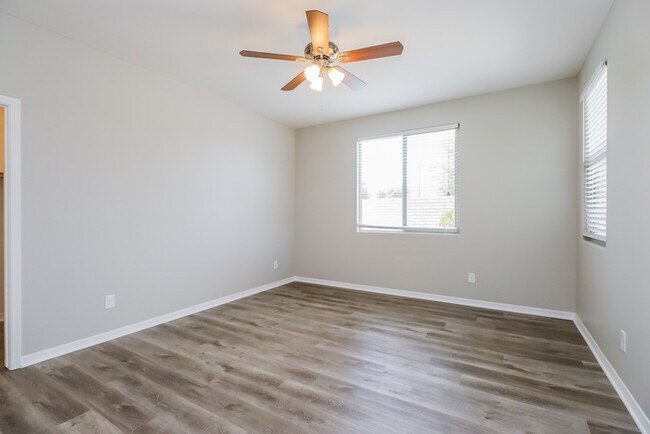 Building Photo - 35556 N Kelsee Dr
