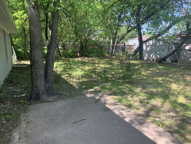 Building Photo - Freshly Remodeled 3 Bed 2 Bath Home!