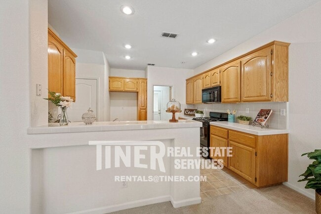 Building Photo - Gorgeous Home in Beautiful Folsom Community