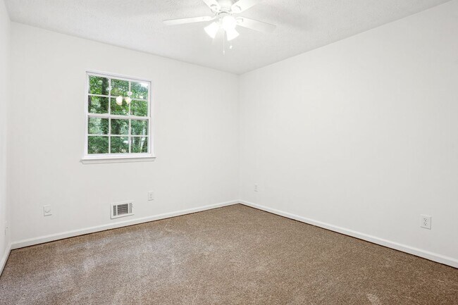 Building Photo - 8298 Blackfoot Trail