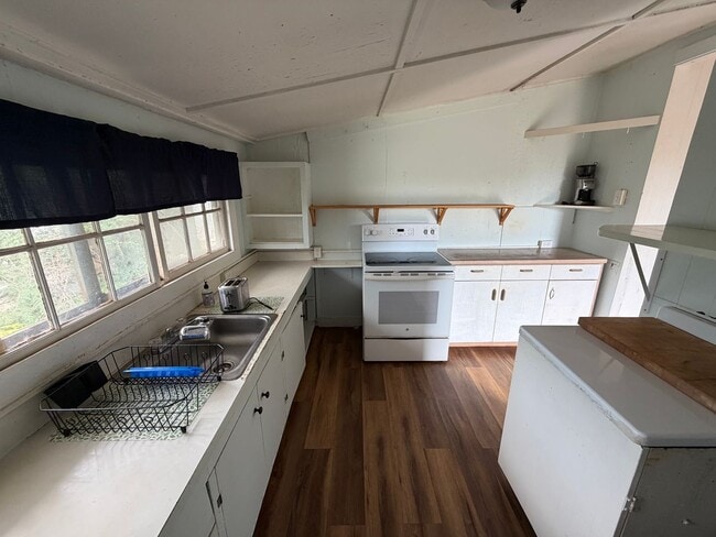Building Photo - Furnished 4 Bedroom Paia